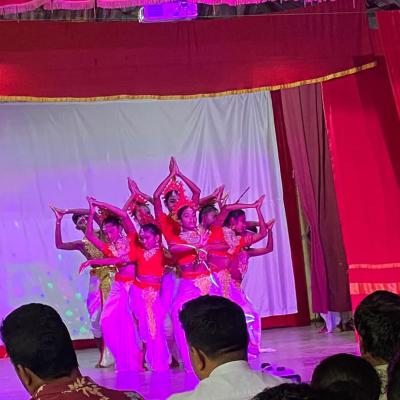 වර්ෂ අවසාන විවිධ ප්‍රසංගය 